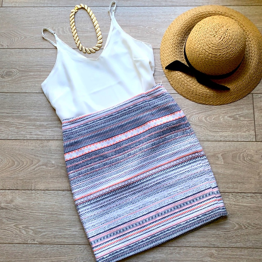 Tribal print skirt pastel gray/coral size 2